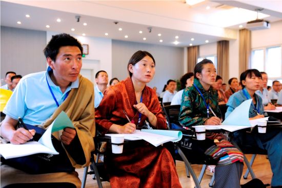 8省区54名教师赴京参加蓝天春蕾教师培训