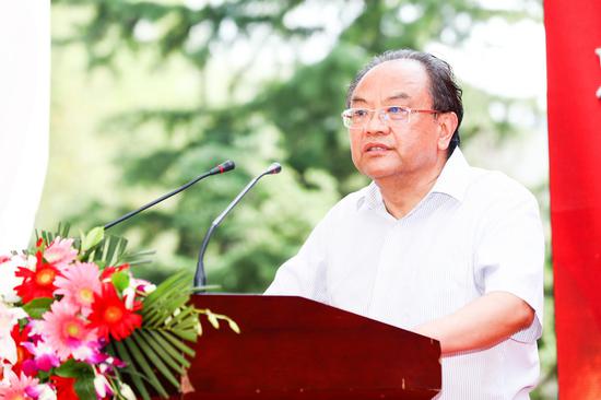 中国文联原副主席、书记处书记,著名文艺评论家仲呈祥现场致辞