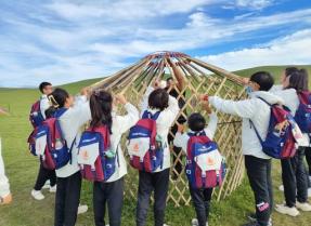 夏令营里感受多彩文化